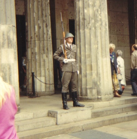DDR soldat 1990.jpg